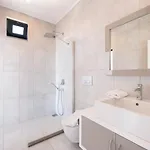 Uezuemlue 2 Bedroom Secluded With Private Pool Hot Tub וילה