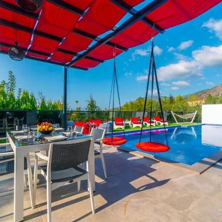 Uezuemlue 2 Bedroom Secluded With Private Pool Hot Tub