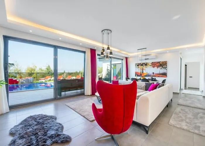 Vila Uezuemlue 2 Bedroom Secluded With Private Pool Hot Tub