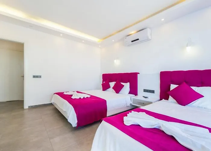 Uezuemlue 2 Bedroom Secluded With Private Pool Hot Tub Kalkan