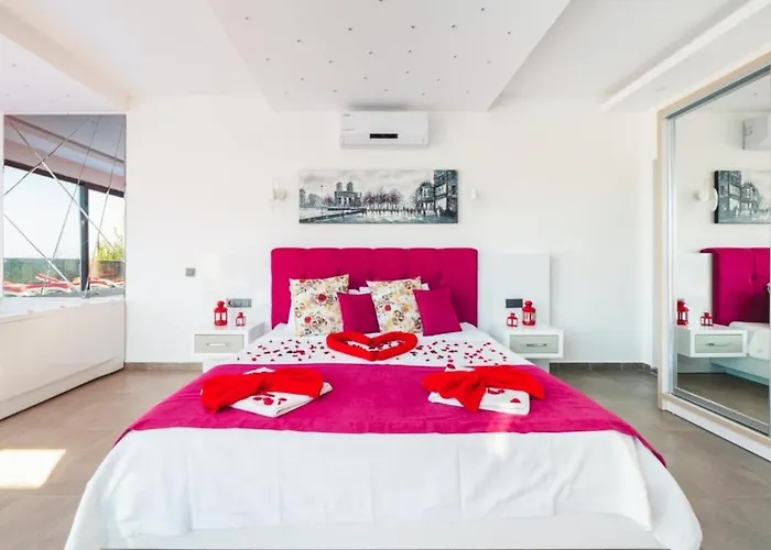 Uezuemlue 2 Bedroom Secluded With Private Pool Hot Tub Vila