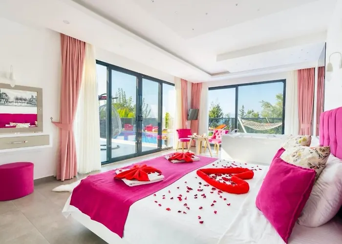 Vila Uezuemlue 2 Bedroom Secluded With Private Pool Hot Tub Kalkan
