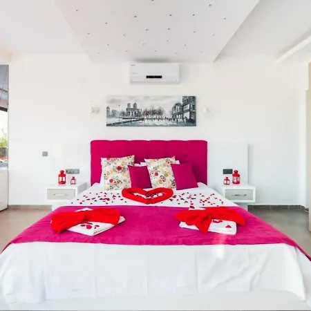 Uezuemlue 2 Bedroom Secluded With Private Pool Hot Tub Vila