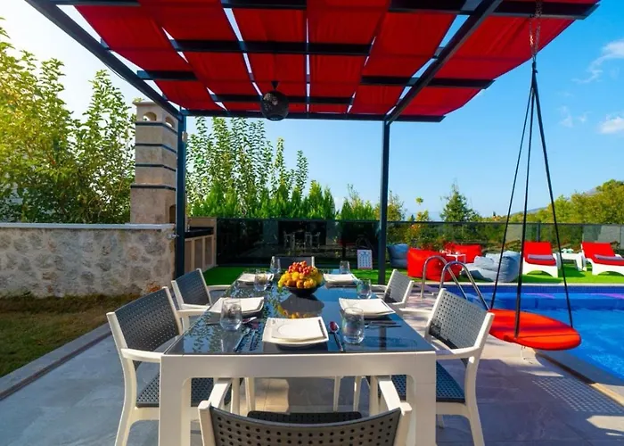 فيلة Uezuemlue 2 Bedroom Secluded With Private Pool Hot Tub