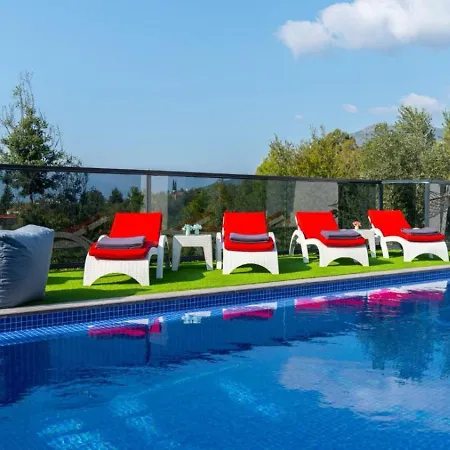 فيلة Uezuemlue 2 Bedroom Secluded With Private Pool Hot Tub *