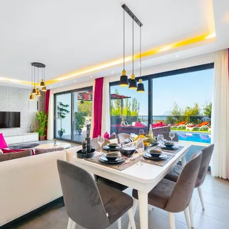 Uezuemlue 2 Bedroom Secluded With Private Pool Hot Tub *
