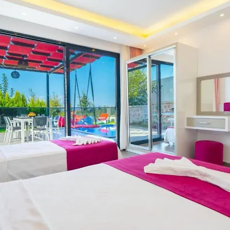 Villa Uezuemlue 2 Bedroom Secluded With Private Pool Hot Tub *